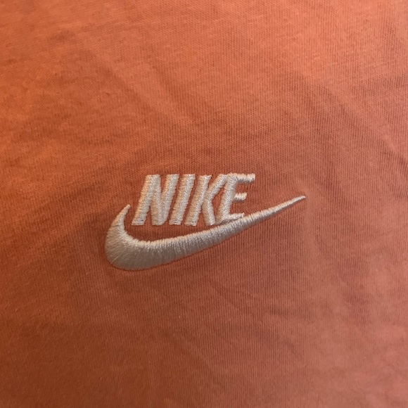 PINK NIKE LOGO TEE - Picture 2 of 3